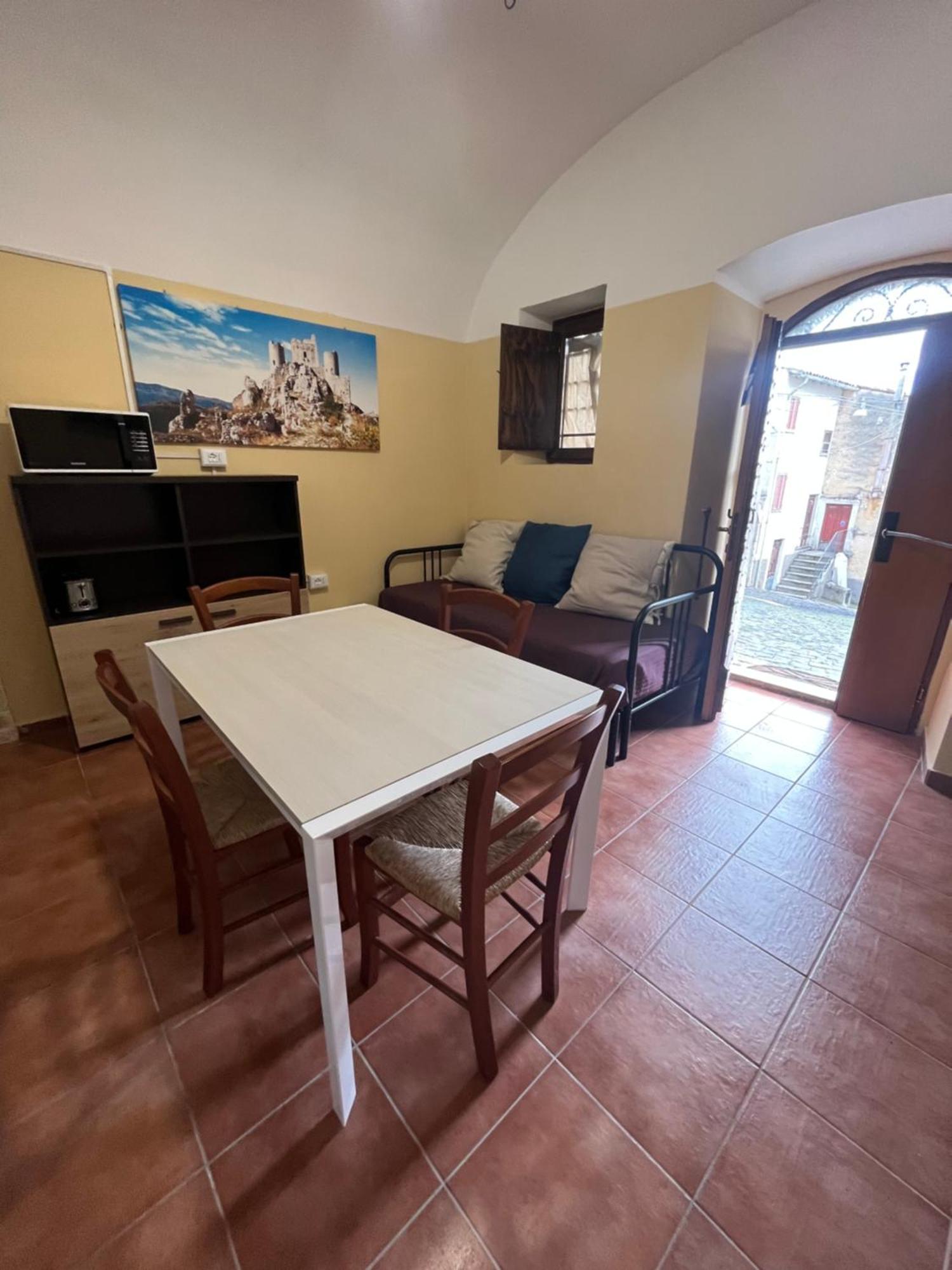 Da Sciuri Case Vacanza Barisciano Bagian luar foto